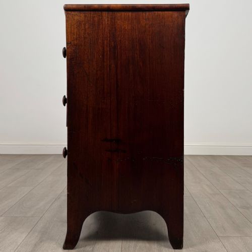 ANTIQUE 18TH CENTURY SMALL MAHOGANY BOW FRONT CHEST OF DRAWERS - ADDITIONAL PHOTO 2