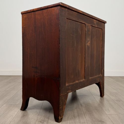 ANTIQUE 18TH CENTURY SMALL MAHOGANY BOW FRONT CHEST OF DRAWERS - ADDITIONAL PHOTO 3