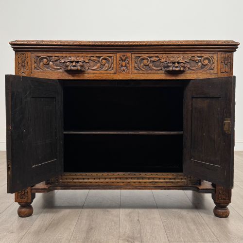 ANTIQUE 19TH CENTURY GREEN MAN CUPBOARD IN OAK - ADDITIONAL PHOTO 1