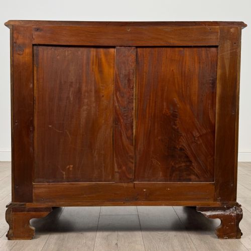 ANTIQUE 20TH CENTURY SERPENTINE CHEST OF DRAWERS IN MAHOGANY - ADDITIONAL PHOTO 4