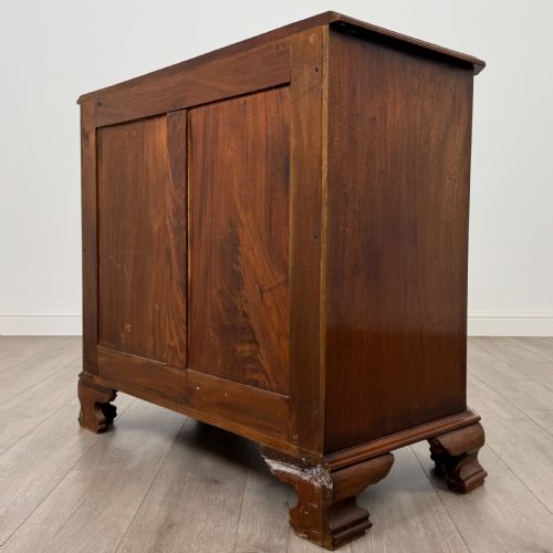 ANTIQUE 20TH CENTURY SERPENTINE CHEST OF DRAWERS IN MAHOGANY - ADDITIONAL PHOTO 5