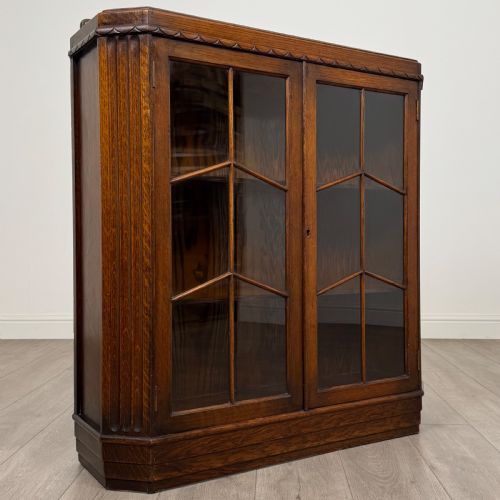 ANTIQUE 20TH CENTURY DISPLAY CABINET IN OAK - ADDITIONAL PHOTO 9