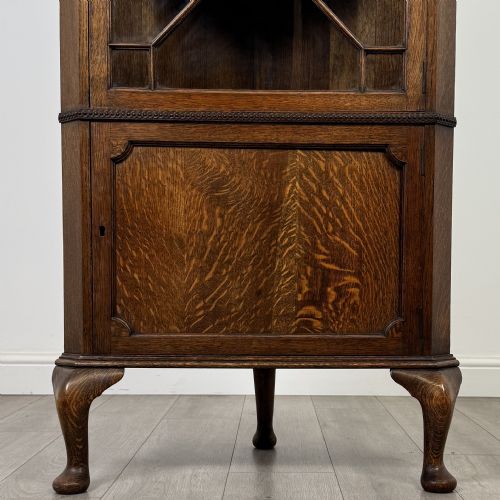 ANTIQUE 20TH CENTURY FINE QUALITY CORNER CABINET IN OAK - ADDITIONAL PHOTO 6