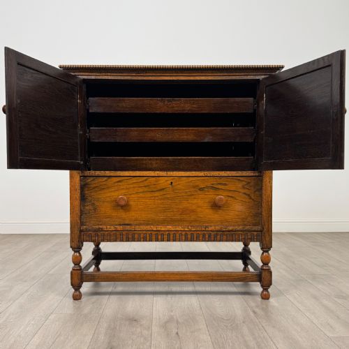 ANTIQUE 20TH CENTURY FITTED CUPBOARD IN GOLDEN OAK - ADDITIONAL PHOTO 1