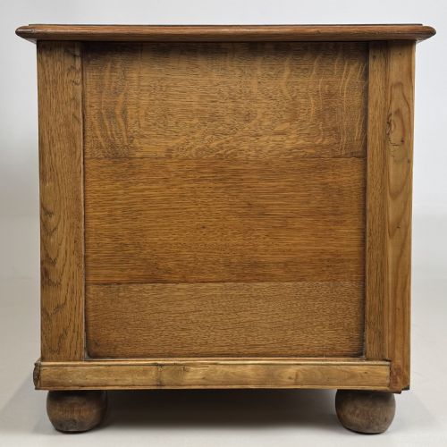 ANTIQUE 20TH CENTURY JACOBEAN STYLE BLANKET BOX IN GOLDEN OAK - ADDITIONAL PHOTO 2