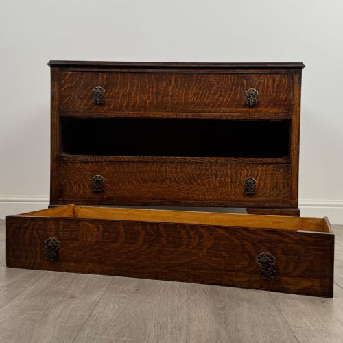ANTIQUE 20TH CENTURY LOW CHEST OF DRAWERS IN OAK - ADDITIONAL PHOTO 10