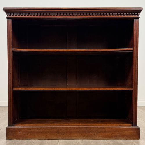 ANTIQUE 20TH CENTURY GOOD QUALITY OPEN BOOKCASE IN MAHOGANY - ADDITIONAL PHOTO 1
