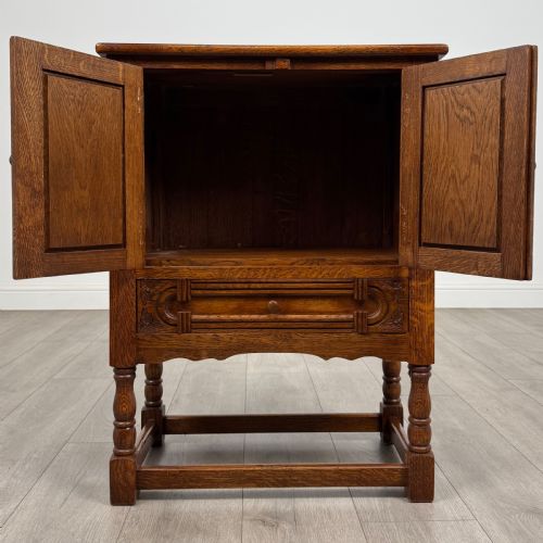 ANTIQUE 20TH CENTURY GOOD QUALITY SMALL OAK CABINET - ADDITIONAL PHOTO 1