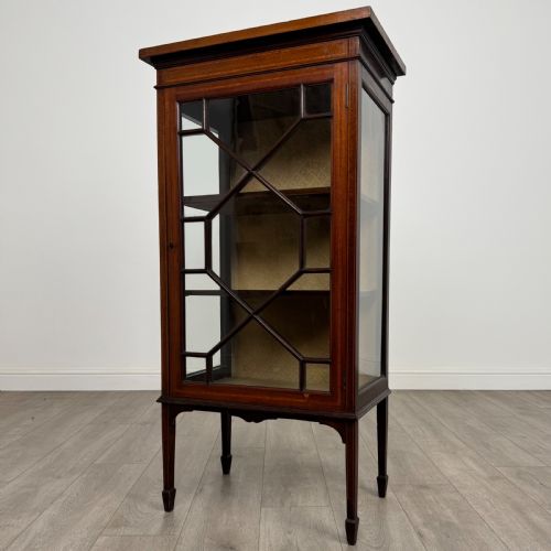 ANTIQUE 20TH CENTURY GOOD QUALITY DISPLAY CABINET IN MAHOGANY - ADDITIONAL PHOTO 3
