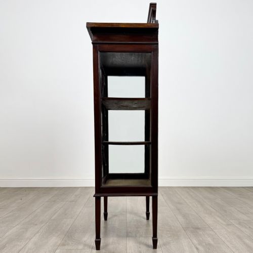 ANTIQUE 20TH CENTURY GOOD QUALITY DISPLAY CABINET IN MAHOGANY - ADDITIONAL PHOTO 4