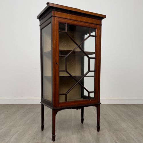 ANTIQUE 20TH CENTURY GOOD QUALITY DISPLAY CABINET IN MAHOGANY - ADDITIONAL PHOTO 6
