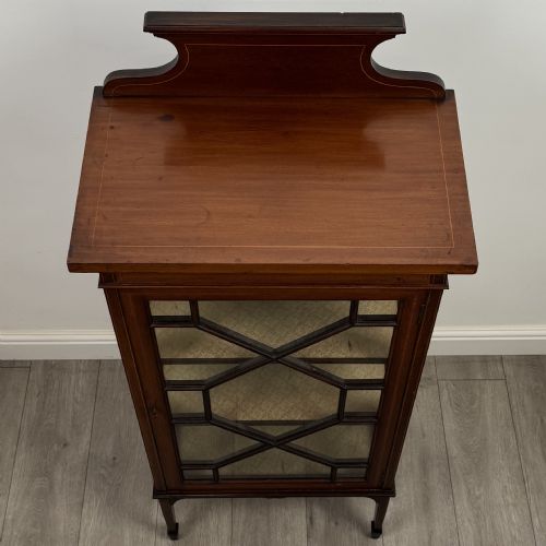 ANTIQUE 20TH CENTURY GOOD QUALITY DISPLAY CABINET IN MAHOGANY - ADDITIONAL PHOTO 10