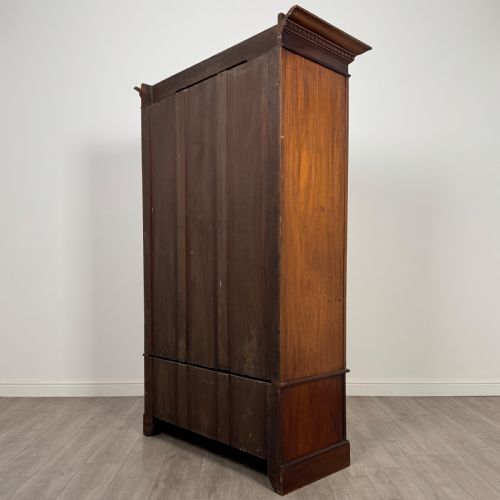 ANTIQUE 20TH CENTURY FINE QUALITY WARDROBE IN MAHOGANY - ADDITIONAL PHOTO 6