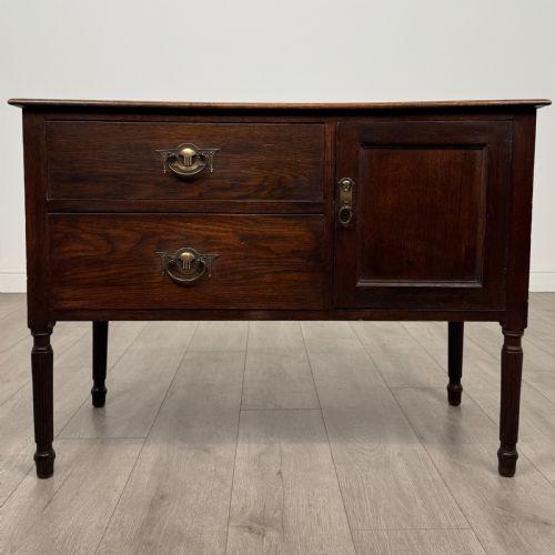 antique 20th century good quality cupboard in oak - CATEGORY: ANTIQUE SIDEBOARDS - DATED EDWARDIAN