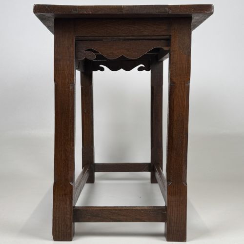 ANTIQUE 19TH CENTURY FINE QUALITY SMALL OAK SIDE TABLE - ADDITIONAL PHOTO 2