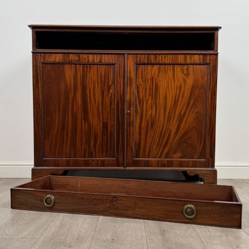 ANTIQUE 18TH CENTURY GOOD QUALITY CUPBOARD IN MAHOGANY - ADDITIONAL PHOTO 9
