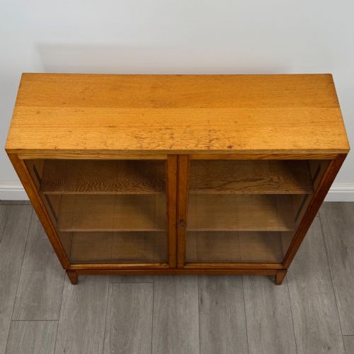 ANTIQUE 20TH CENTURY FINE QUALITY DISPLAY CABINET IN GOLDEN OAK - ADDITIONAL PHOTO 10