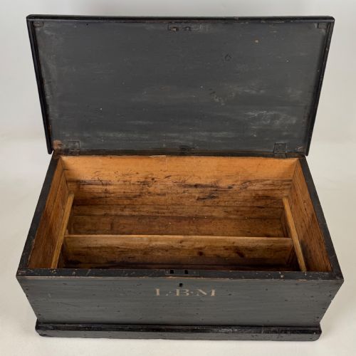 ANTIQUE 19TH CENTURY GOOD QUALITY EBONSIED BLANKET BOX - ADDITIONAL PHOTO 9