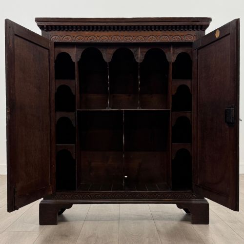 ANTIQUE 18TH CENTURY HEAVILY CARVED FITTED CABINET IN OAK - ADDITIONAL PHOTO 1
