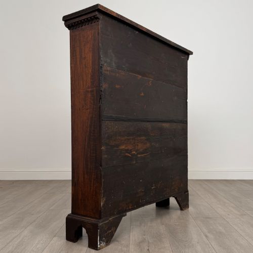 ANTIQUE 18TH CENTURY HEAVILY CARVED FITTED CABINET IN OAK - ADDITIONAL PHOTO 4