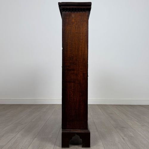 ANTIQUE 18TH CENTURY HEAVILY CARVED FITTED CABINET IN OAK - ADDITIONAL PHOTO 7
