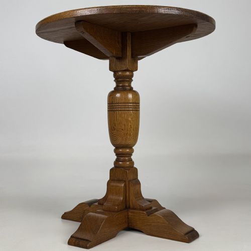 ANTIQUE 20TH CENTURY FINE QUALITY PAIR OF OAK SIDE TABLES - ADDITIONAL PHOTO 2