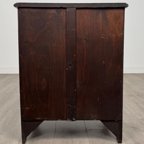 ANTIQUE 19TH CENTURY SMALL MAHOGANY BOW FRONT CHEST OF DRAWERS - ADDITIONAL PHOTO 4