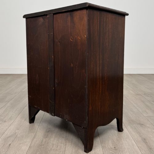 ANTIQUE 19TH CENTURY SMALL MAHOGANY BOW FRONT CHEST OF DRAWERS - ADDITIONAL PHOTO 5