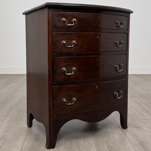 ANTIQUE 19TH CENTURY SMALL MAHOGANY BOW FRONT CHEST OF DRAWERS - ADDITIONAL PHOTO 7