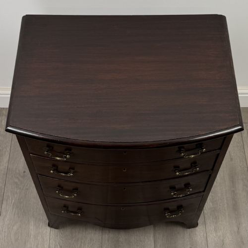 ANTIQUE 19TH CENTURY SMALL MAHOGANY BOW FRONT CHEST OF DRAWERS - ADDITIONAL PHOTO 9