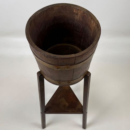 ANTIQUE 20TH CENTURY BRASS BOUND BARREL PLANT STAND IN OAK - ADDITIONAL PHOTO 3