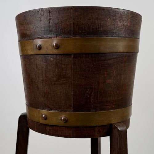 ANTIQUE 20TH CENTURY BRASS BOUND BARREL PLANT STAND IN OAK - ADDITIONAL PHOTO 4