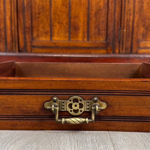 ANTIQUE 20TH CENTURY GOOD QUALITY SIDEBOARD IN WALNUT - ADDITIONAL PHOTO 11