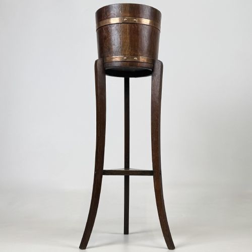 antique 20th century copper bound barrel plant stand in oak - CATEGORY: ANTIQUE MISCELLANEOUS - DATED EDWARDIAN