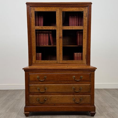 antique 20th century fine quality unique display cabinet in oak - CATEGORY: ANTIQUE BOOKCASES - DATED EDWARDIAN