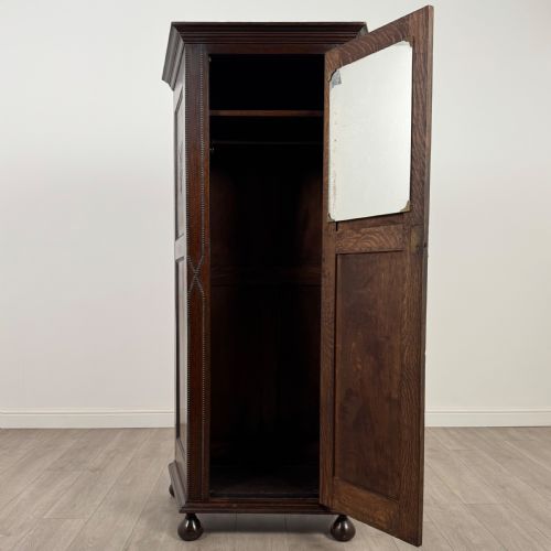 ANTIQUE 20TH CENTURY JACOBEAN STYLE WARDROBE IN OAK - ADDITIONAL PHOTO 1