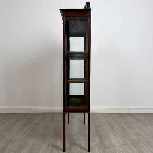 ANTIQUE 20TH CENTURY INLAID DISPLAY CABINET IN MAHOGANY - ADDITIONAL PHOTO 4