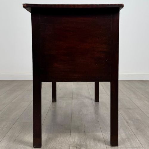 ANTIQUE 18TH CENTURY GOOD QUALITY KNEEHOLE DESK IN MAHOGANY - ADDITIONAL PHOTO 6