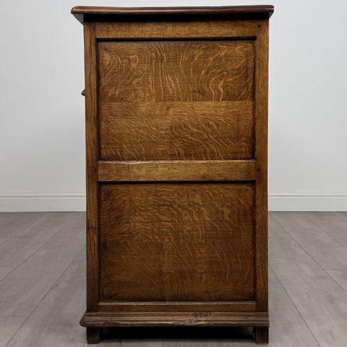 ANTIQUE 20TH CENTURY FINE QUALITY SIDEBOARD IN OAK - ADDITIONAL PHOTO 3