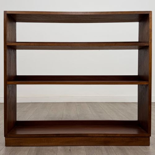 ANTIQUE 20TH CENTURY SIMPLE MAHOGANY BOOKCASE - ADDITIONAL PHOTO 1