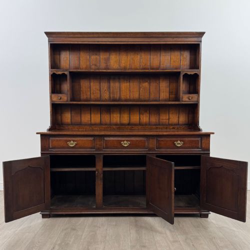 ANTIQUE 20TH CENTURY FINE QUALITY DRESSER IN OAK - ADDITIONAL PHOTO 1