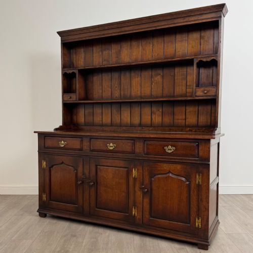 ANTIQUE 20TH CENTURY FINE QUALITY DRESSER IN OAK - ADDITIONAL PHOTO 2