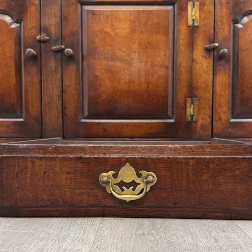 ANTIQUE 20TH CENTURY FINE QUALITY DRESSER IN OAK - ADDITIONAL PHOTO 11