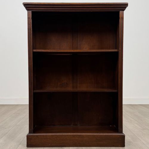 ANTIQUE 20TH CENTURY GOOD QUALITY OPEN BOOKCASE IN OAK - ADDITIONAL PHOTO 1