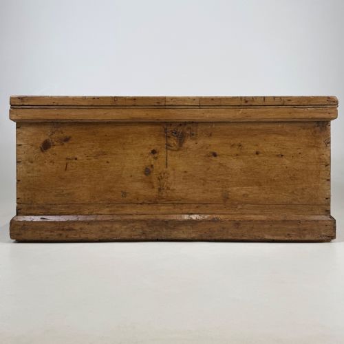 antique 19th century good quality rustic pine blanket box - CATEGORY: ANTIQUE CHESTS - DATED VICTORIAN