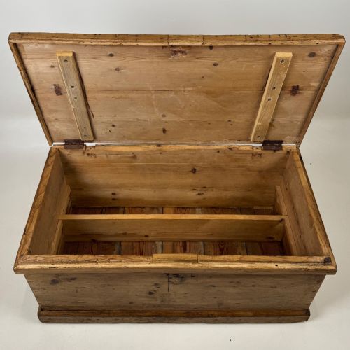 ANTIQUE 19TH CENTURY GOOD QUALITY RUSTIC PINE BLANKET BOX - ADDITIONAL PHOTO 8