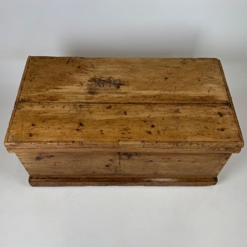 ANTIQUE 19TH CENTURY GOOD QUALITY RUSTIC PINE BLANKET BOX - ADDITIONAL PHOTO 9