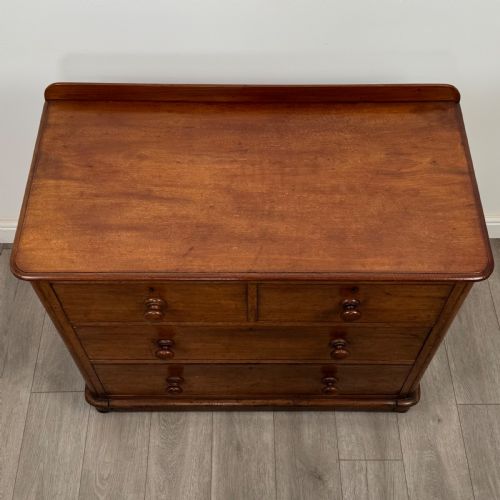 ANTIQUE 19TH CENTURY FINE QUALITY CHEST OF DRAWERS IN MAHOGANY - ADDITIONAL PHOTO 8