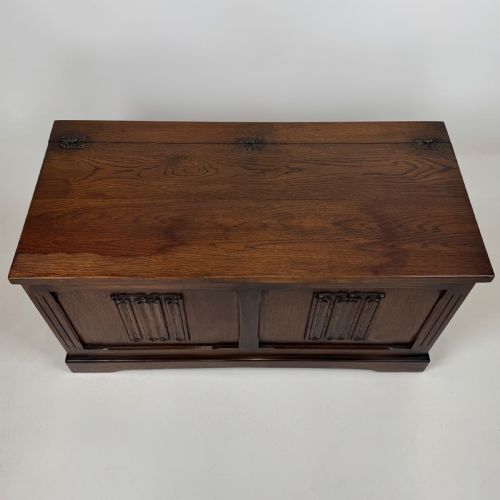 ANTIQUE 20TH CENTURY LINENFOLD BLANKET BOX IN OAK - ADDITIONAL PHOTO 8