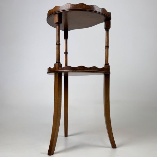 ANTIQUE 20TH CENTURY SMALL MAHOGANY SIDE TABLE - ADDITIONAL PHOTO 1